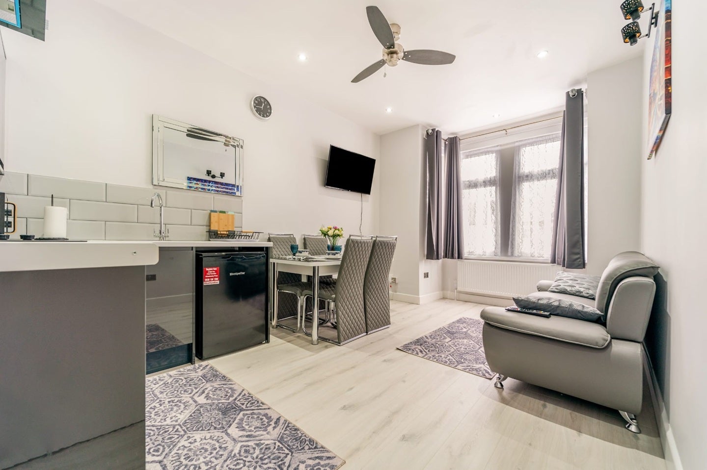 Flat Kimberley Avenue in Greater London