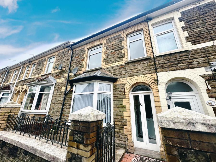 House Castan Road in Pontyclun