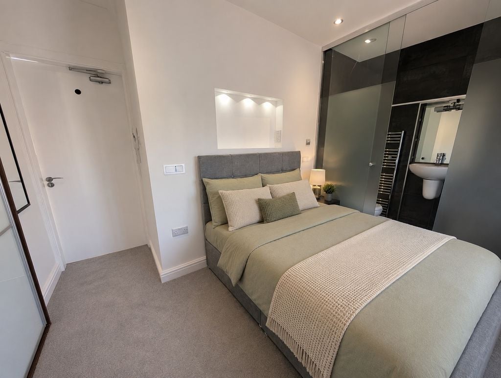 Room Thackeray's Lane in Nottingham