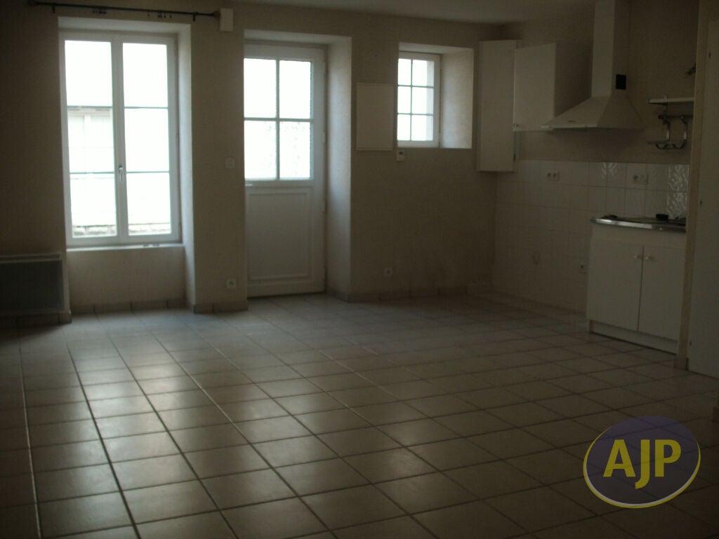 House D 9 in Nouans-les-Fontaines