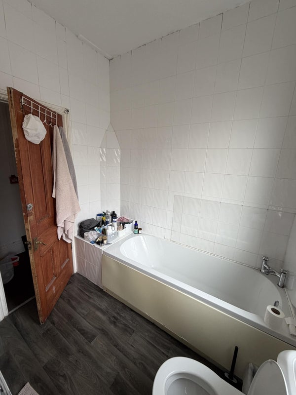 Room Albany Road in Manchester