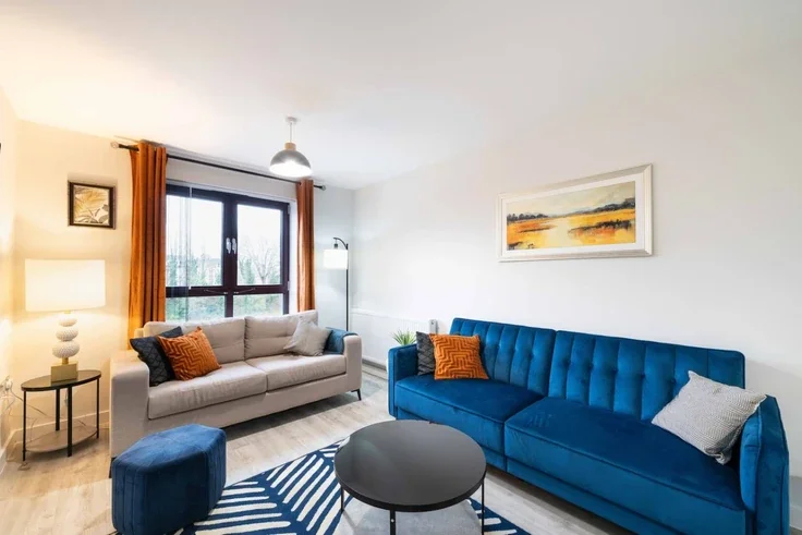 Flat Cumberland Road in Bristol