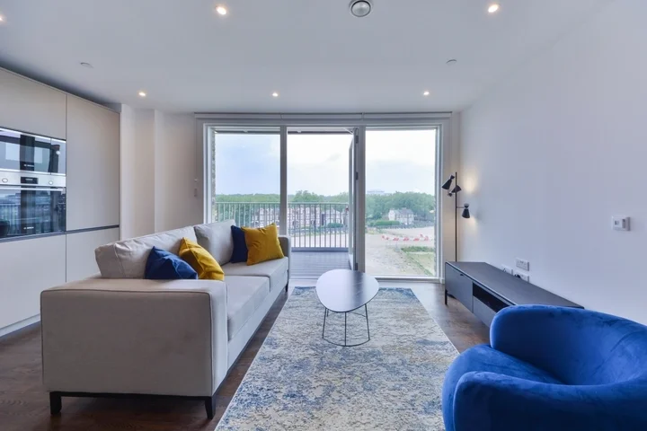 Flat Delaford Road in Greater London