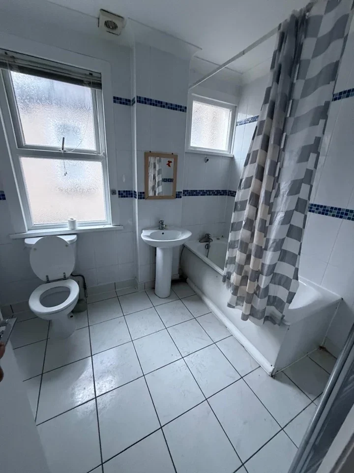Room Essex Road in Greater London
