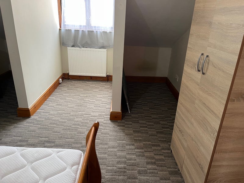 Room Station Road in Greater London