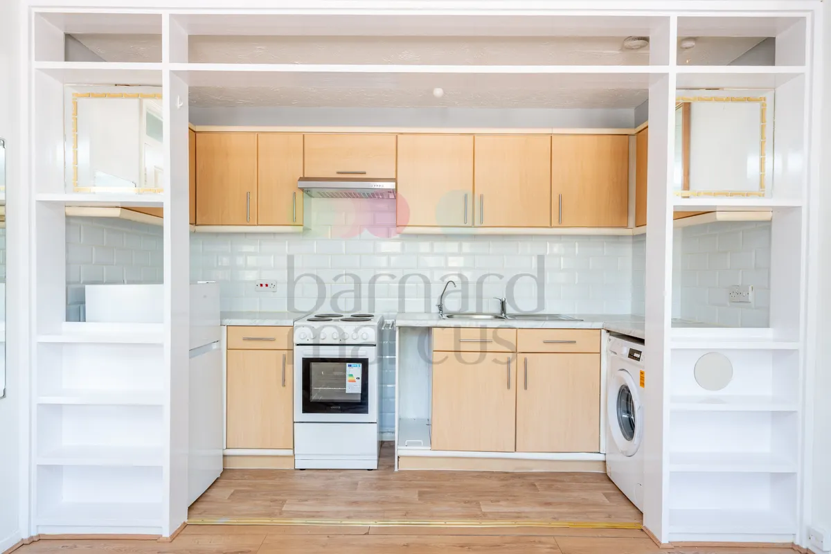 Flat Laburnum Close in Greater London