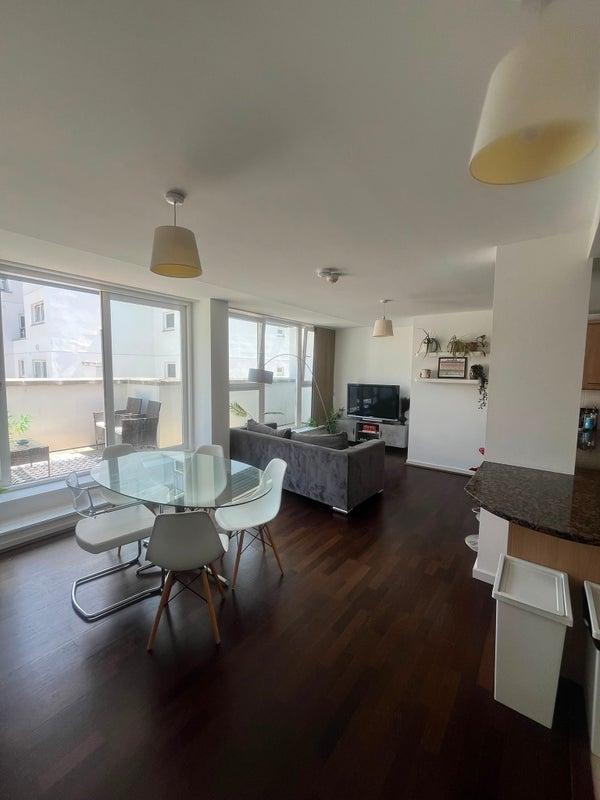Room Point Pleasant in Greater London