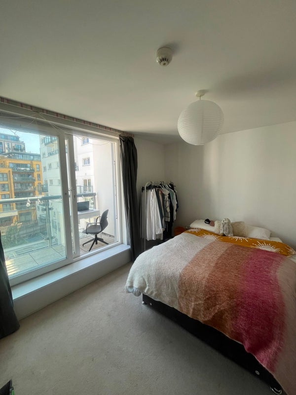 Room Point Pleasant in Greater London