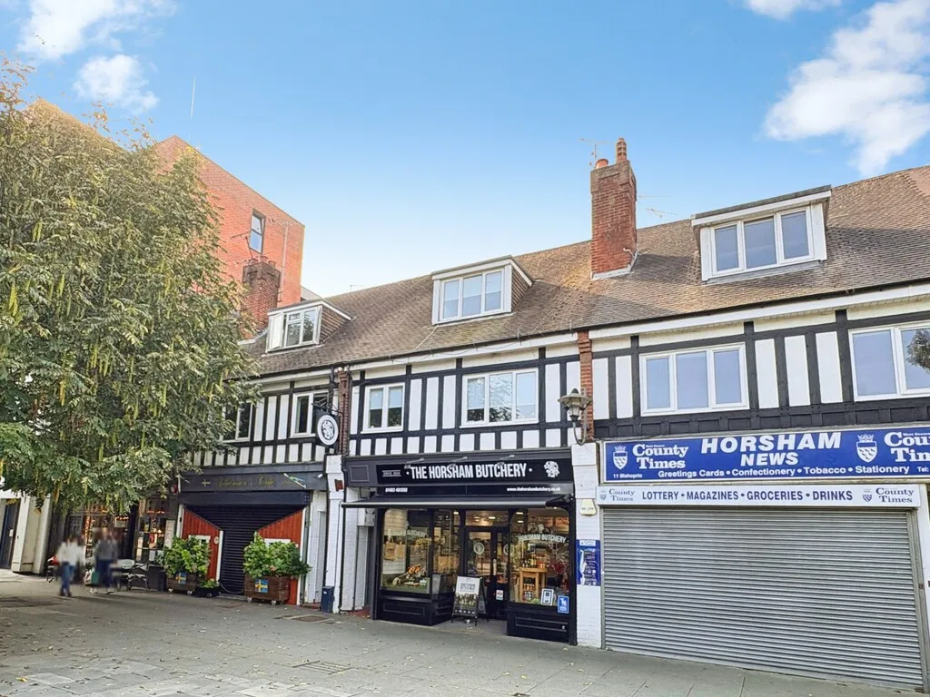 Flat Albion Way in Horsham