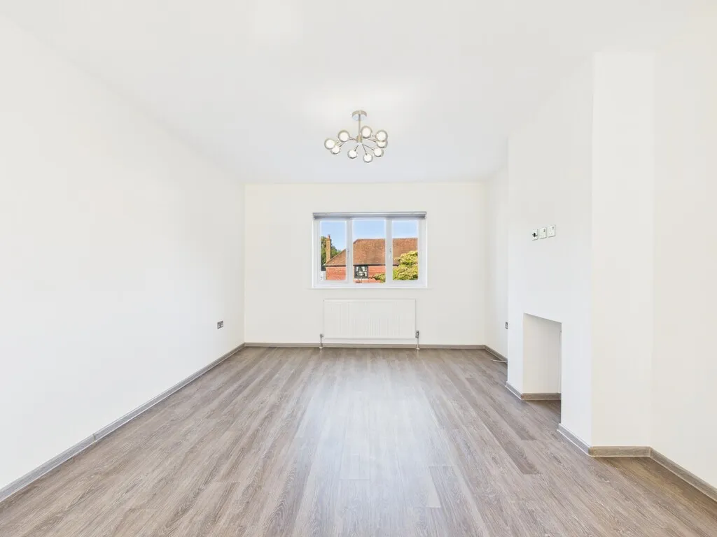 Flat Albion Way in Horsham