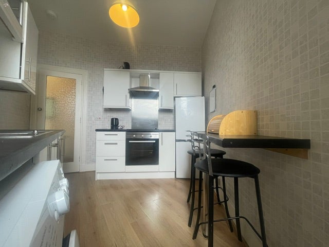 Flat Willowbank Road in Aberdeen