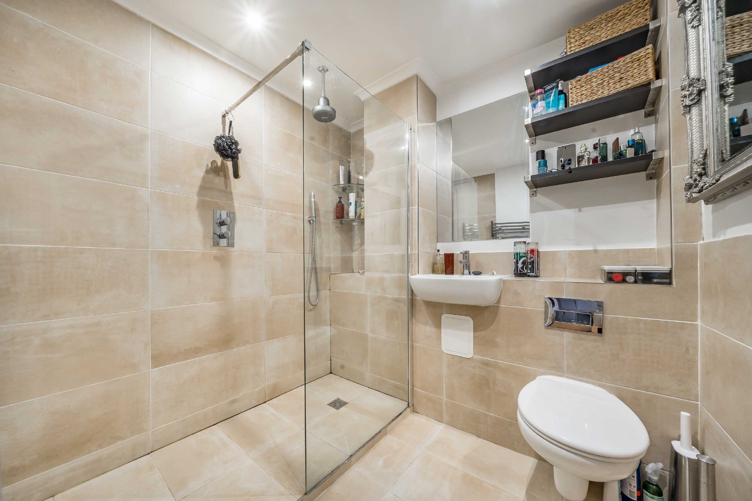 Flat Eversholt Street in Greater London