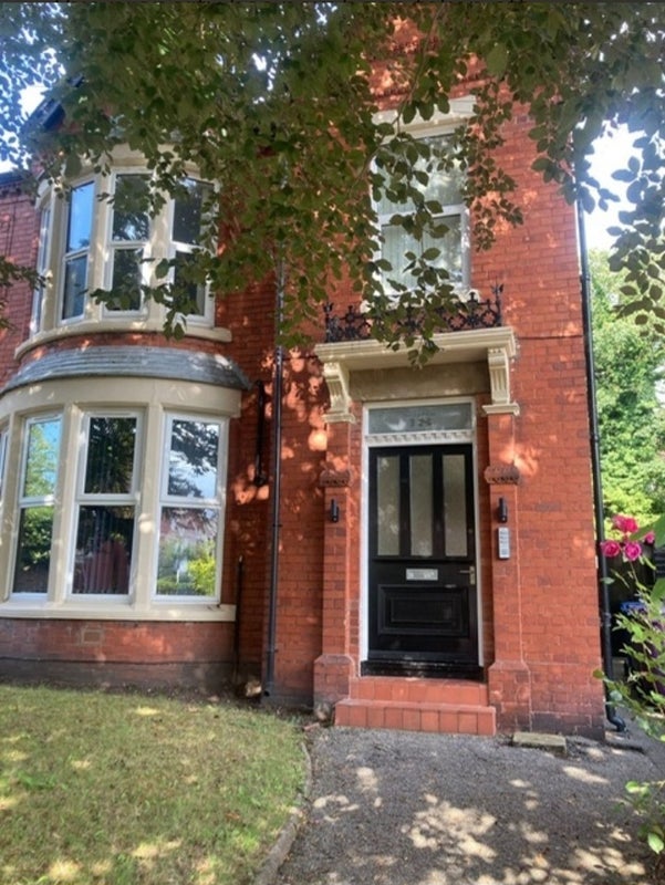 Room Arundel Avenue in Liverpool