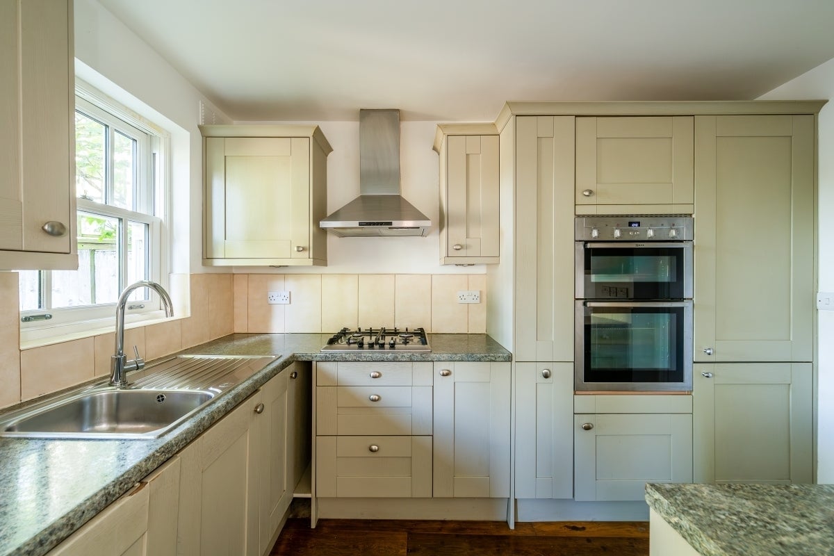 House Allfarthing Lane in Greater London