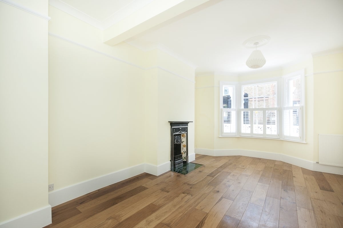 House Allfarthing Lane in Greater London