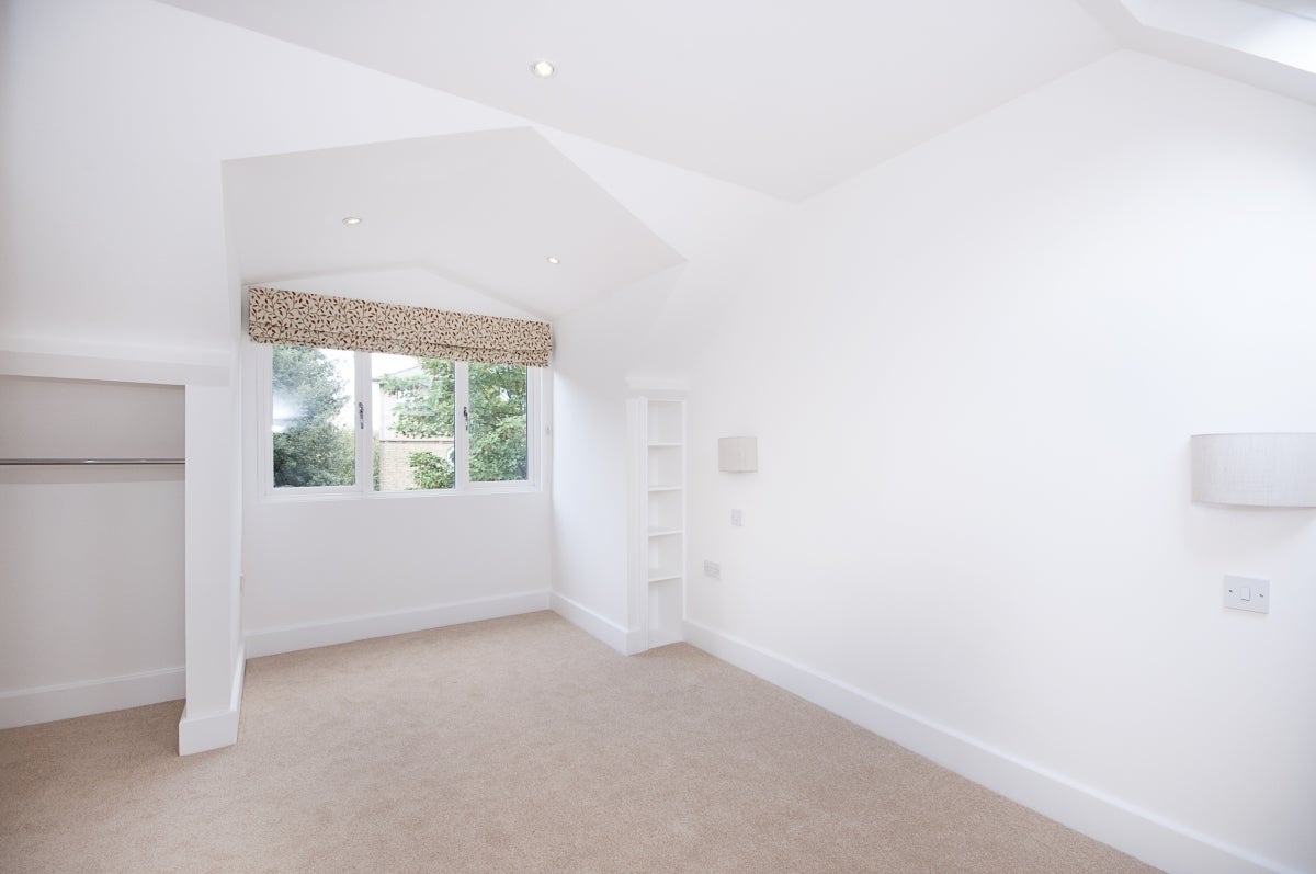 House Allfarthing Lane in Greater London