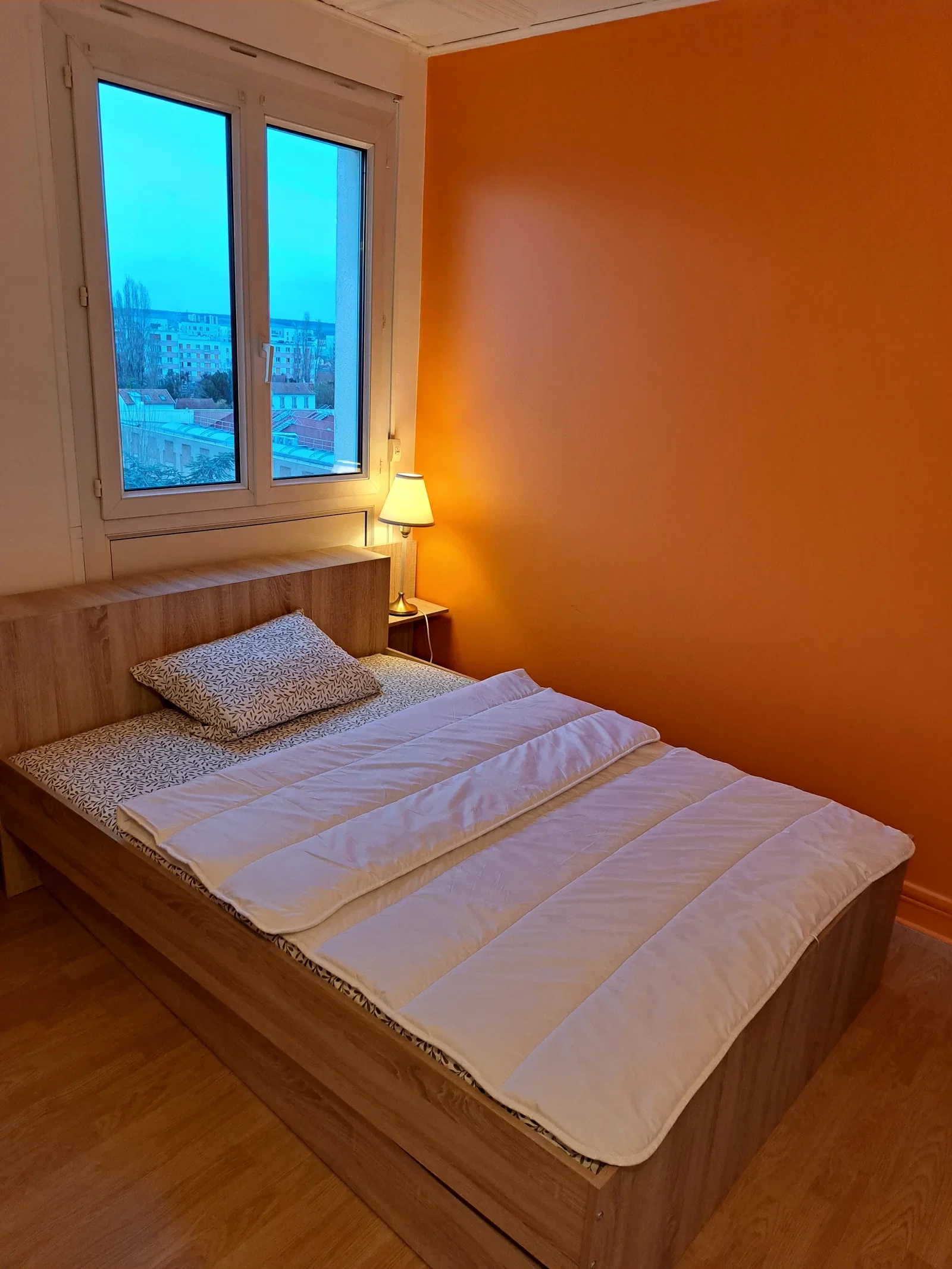 Chambre Rue Camelinat à Mantes-la-Ville