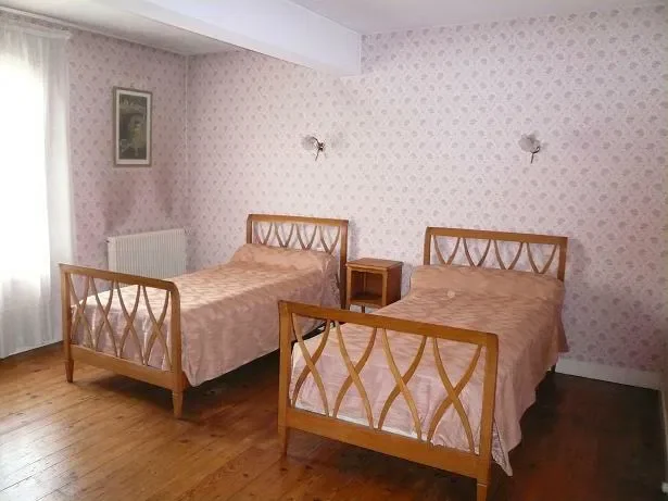 Maison Place du XIV Juillet à Castillon-la-Bataille