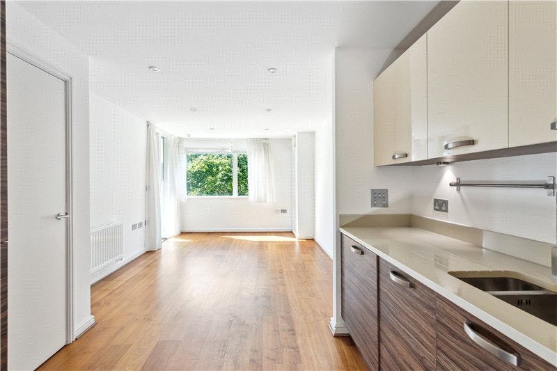 Flat Boundary Lane in Greater London
