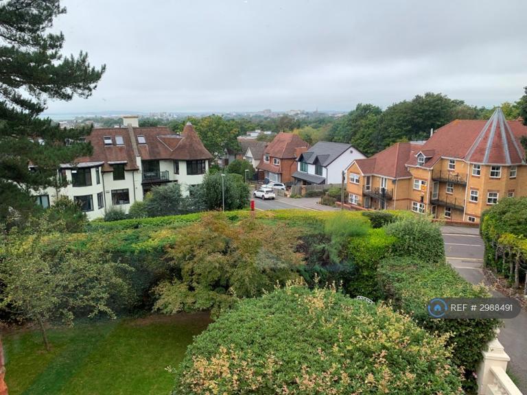Flat Alton Road in Poole