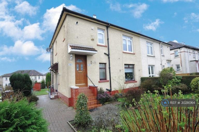 Flat Barmulloch Road in Glasgow