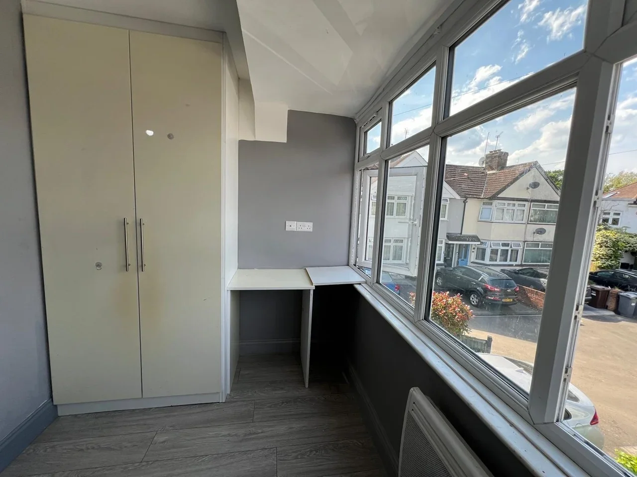 Room Fernside Avenue in Greater London