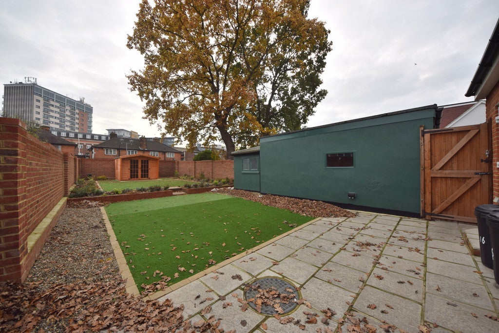 House Cranbrook Road in Greater London