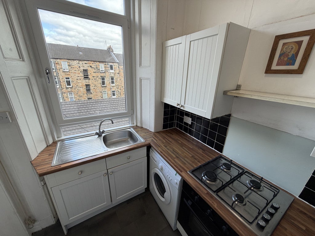 Flat Langside Road in Glasgow
