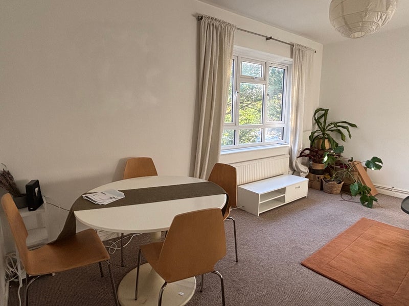 Flat Church Rise in Greater London