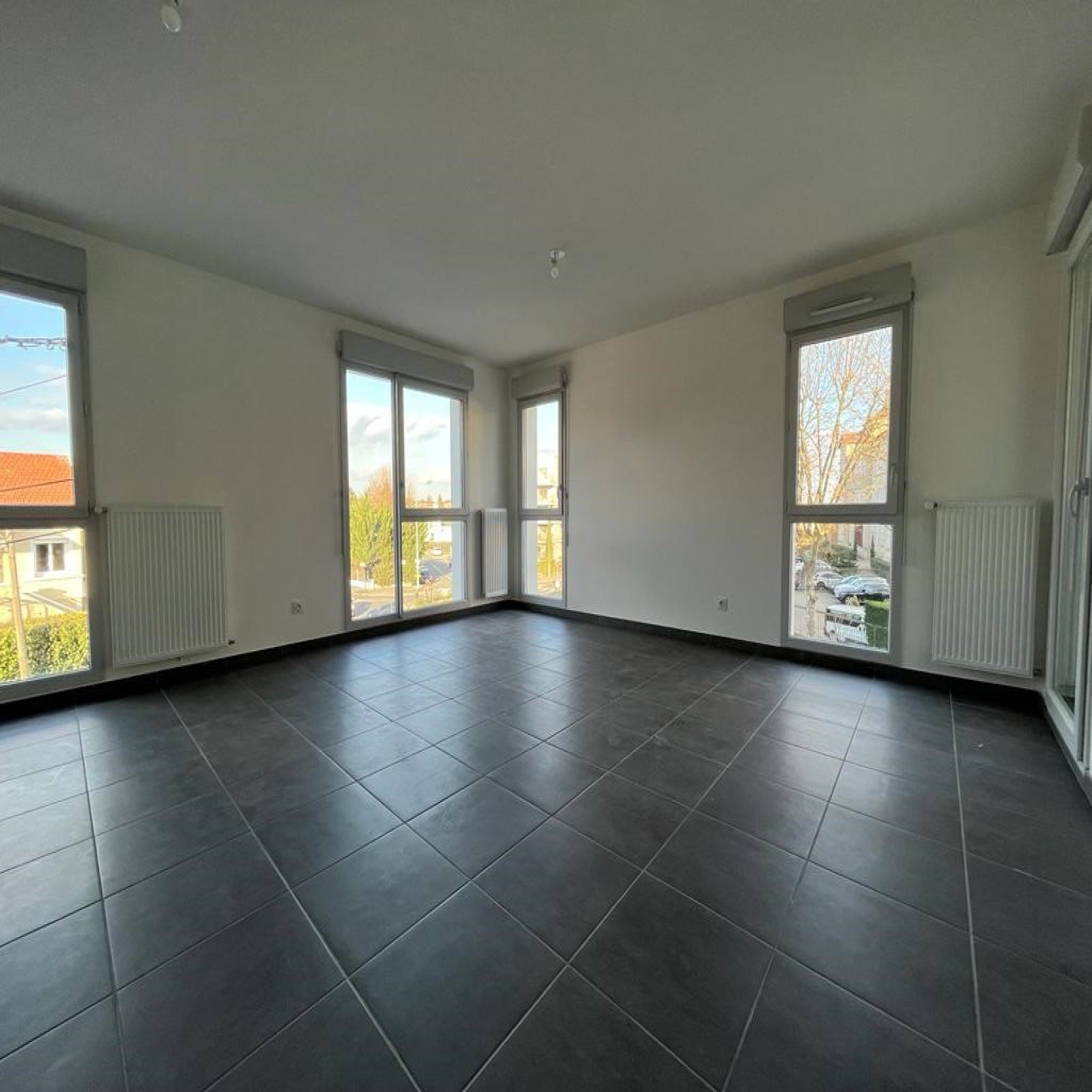 Flat Rue Ernest Renan in Villefranche-sur-Saône