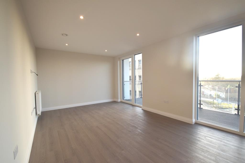 Flat Bawtree Road in Greater London