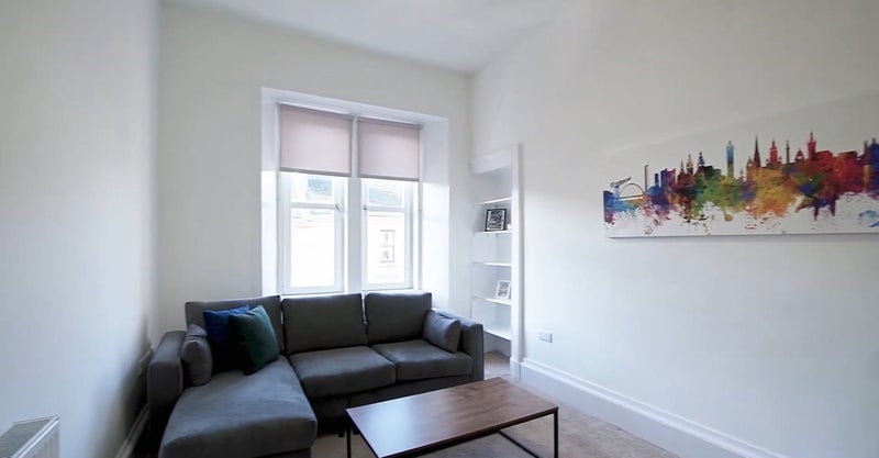 Room Dumbarton Road in Glasgow