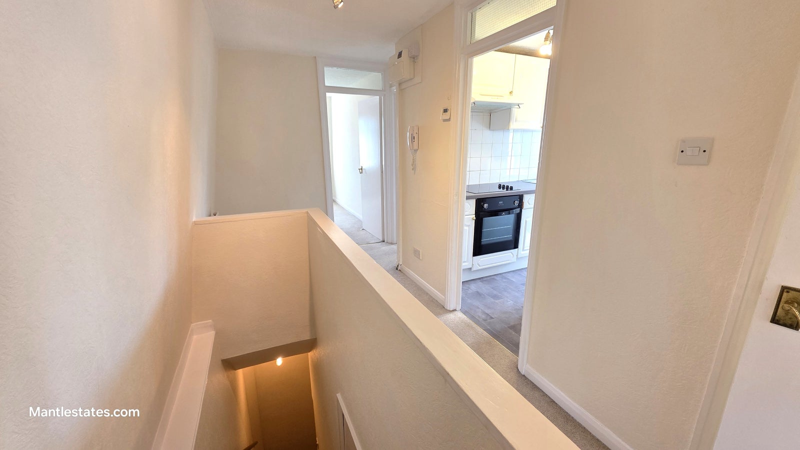 Flat Longmore Avenue in Greater London