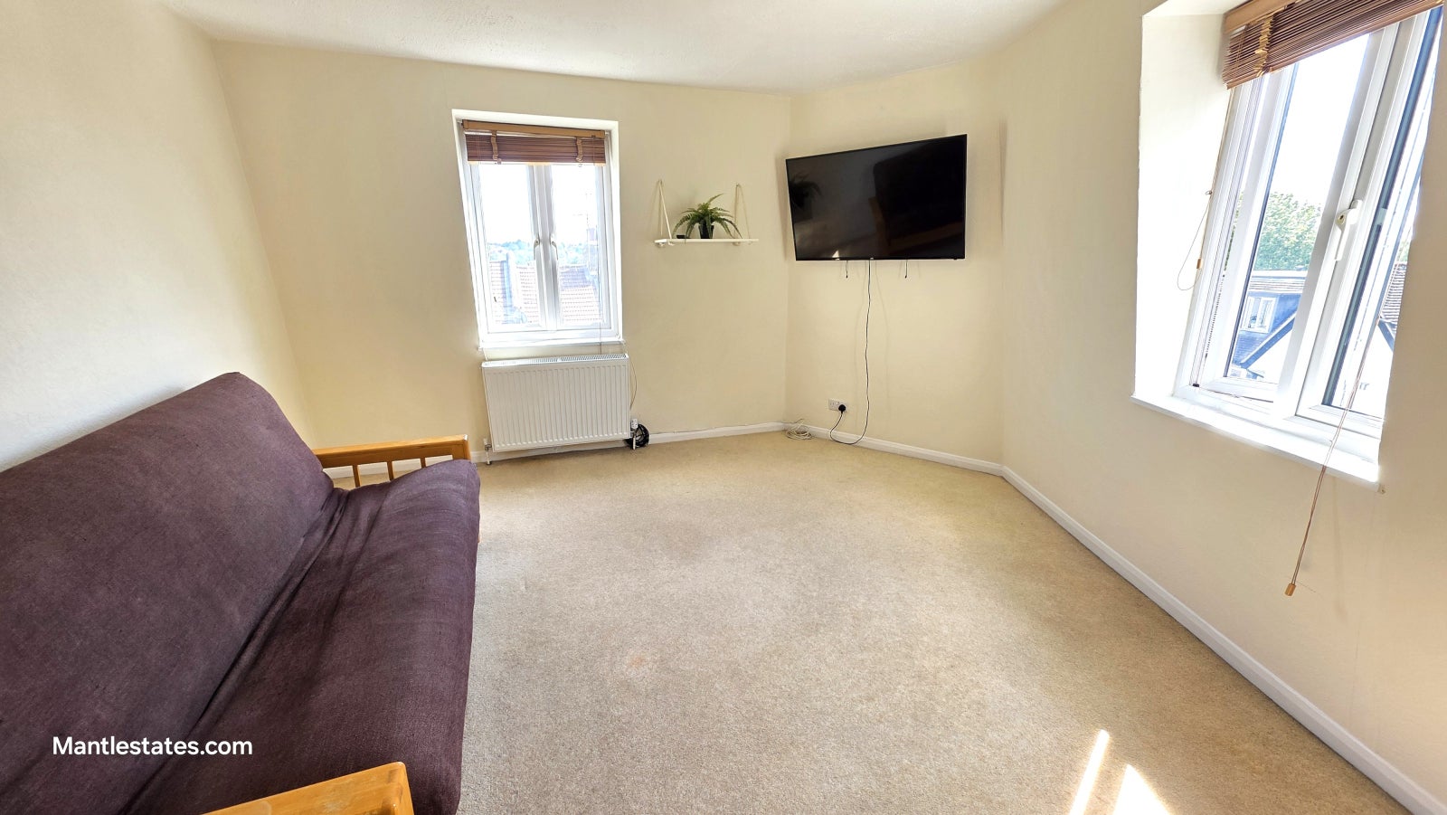 Flat Longmore Avenue in Greater London
