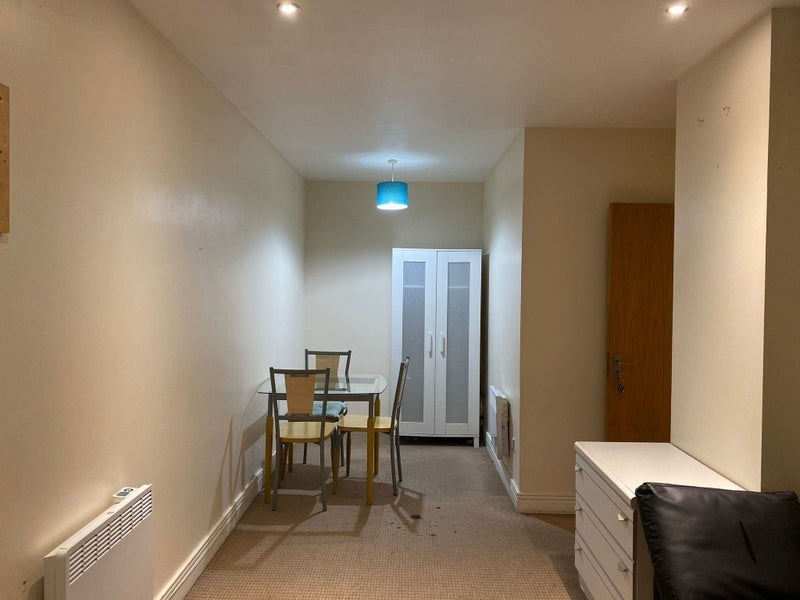Flat Gerry Raffles Square in Greater London