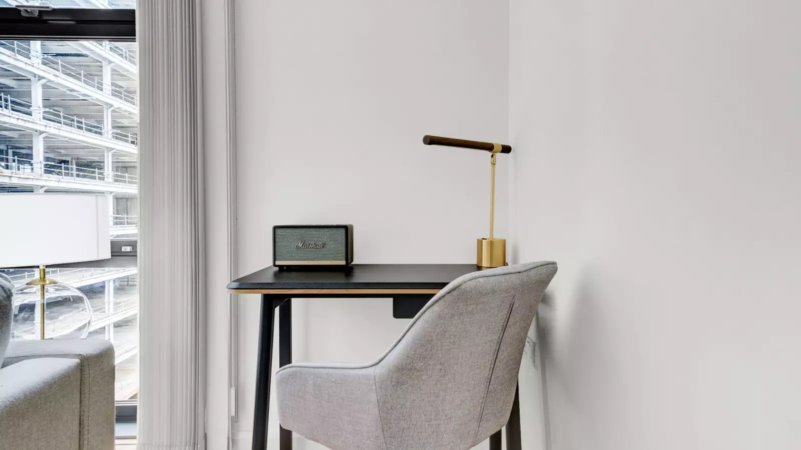 Flat South Quay Walk in Greater London