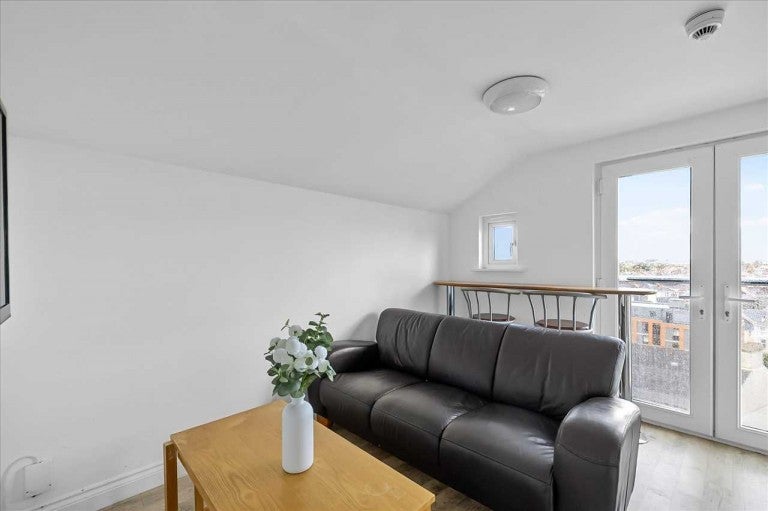 Flat Houndiscombe Road in Plymouth