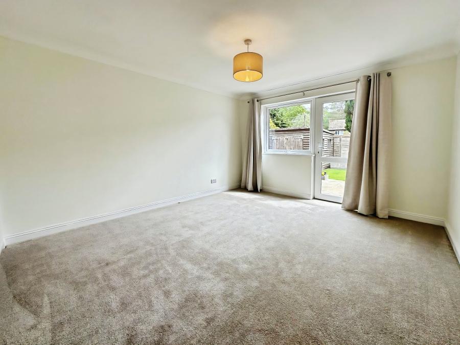 House Priory Close in Whaddon