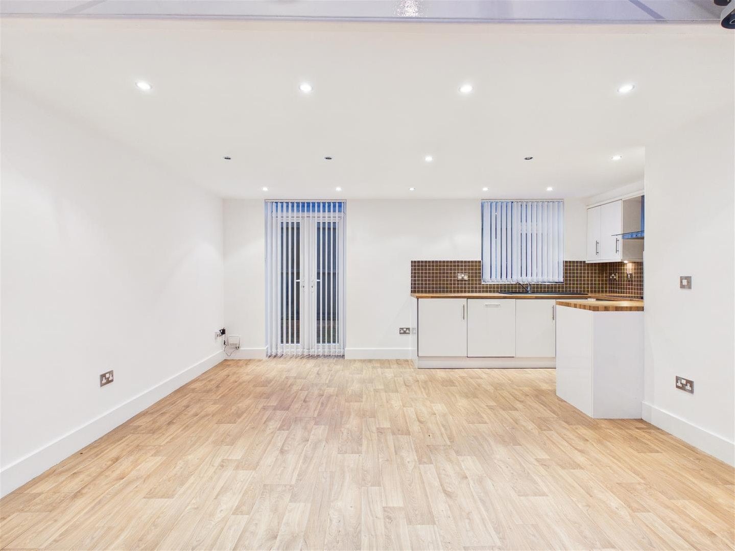 Flat Ferriby Road in Hessle