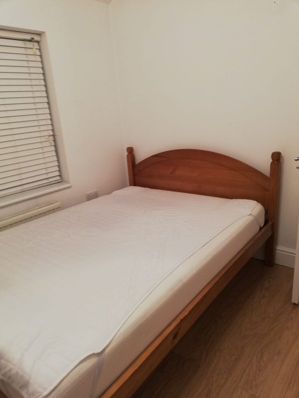 Room Crayle Street in Slough