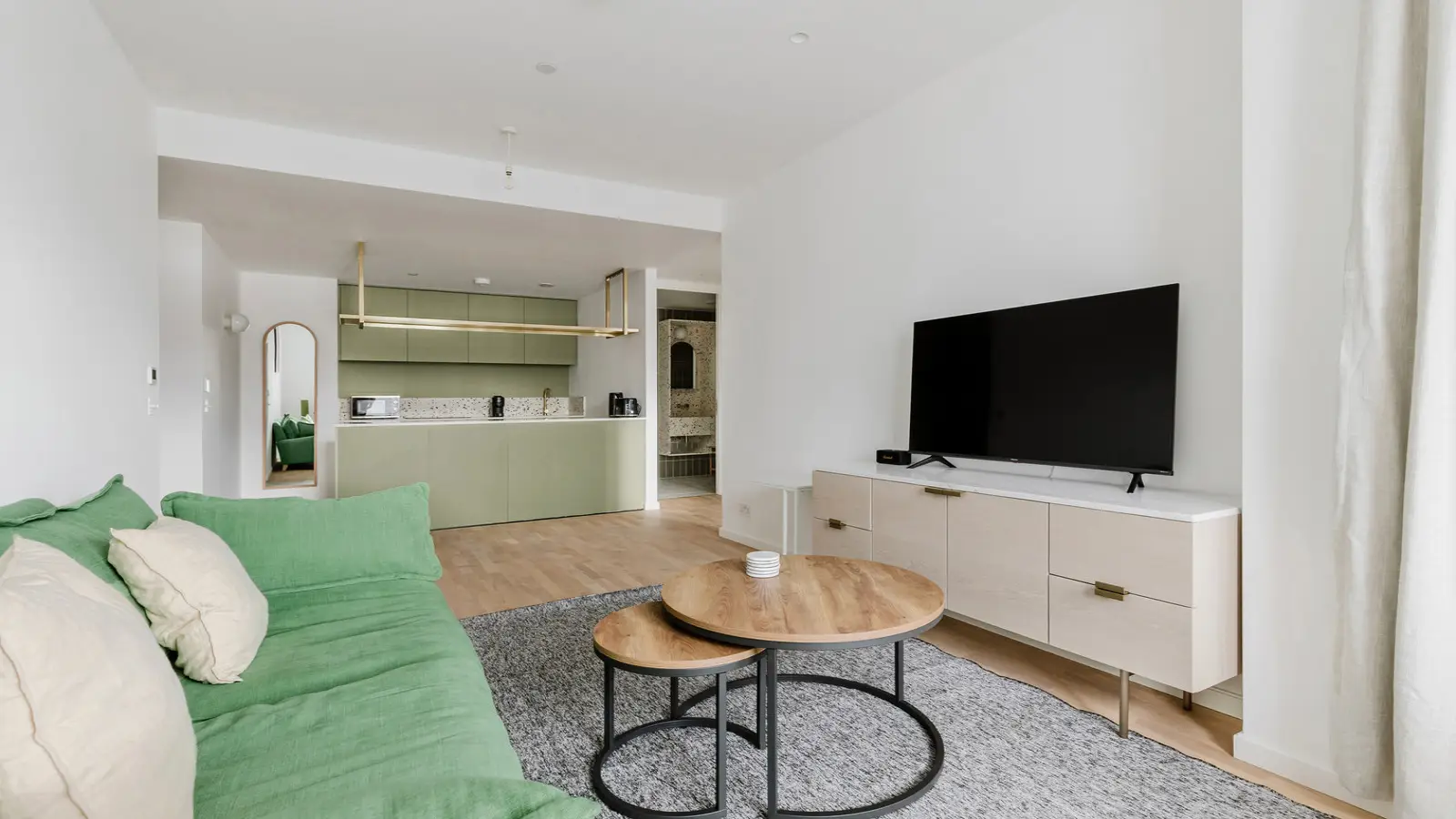 Flat Adelaide Road in Greater London