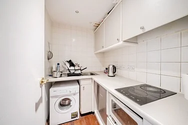 Flat Sloane Avenue in Greater London