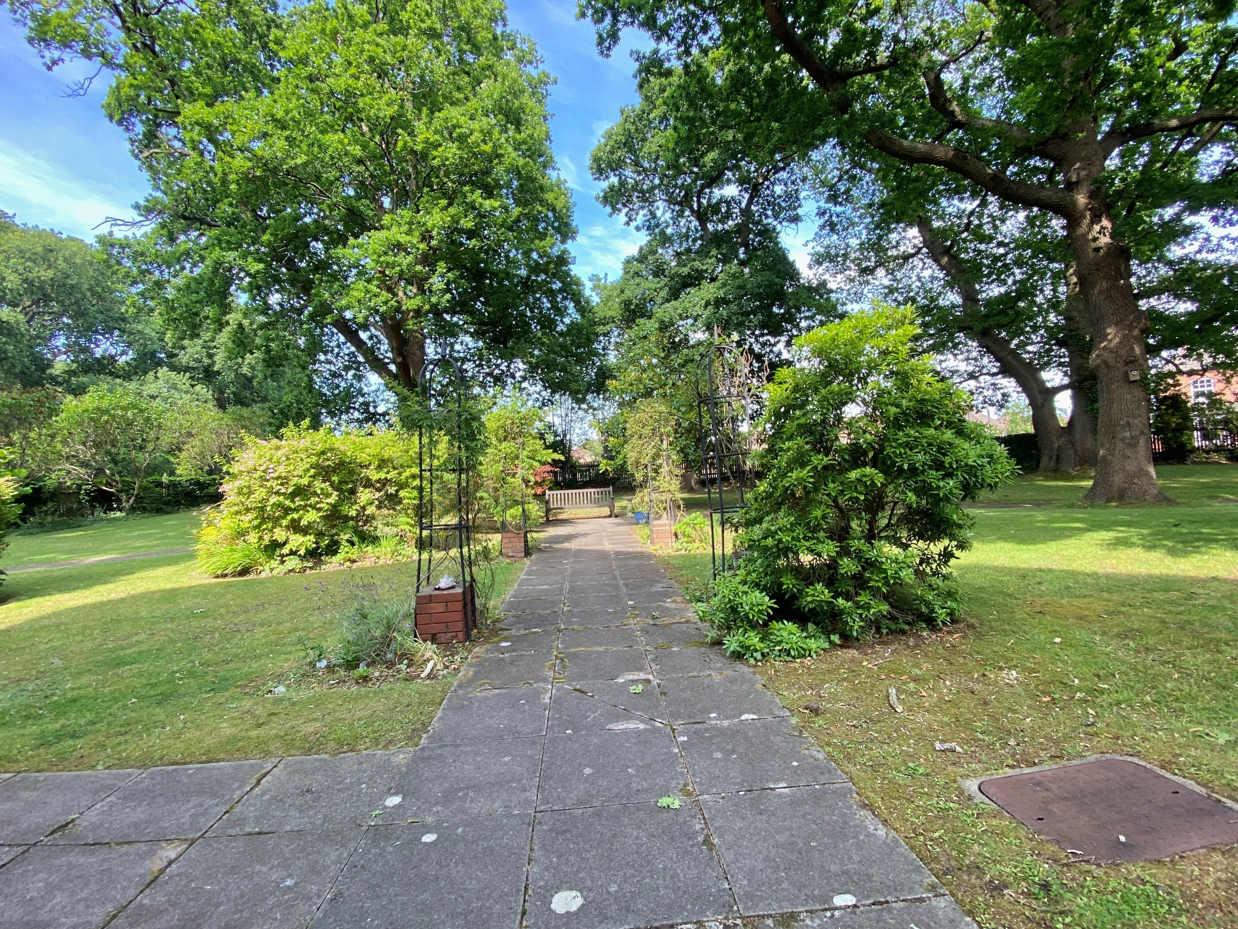 Flat High Oaks Close in Fareham