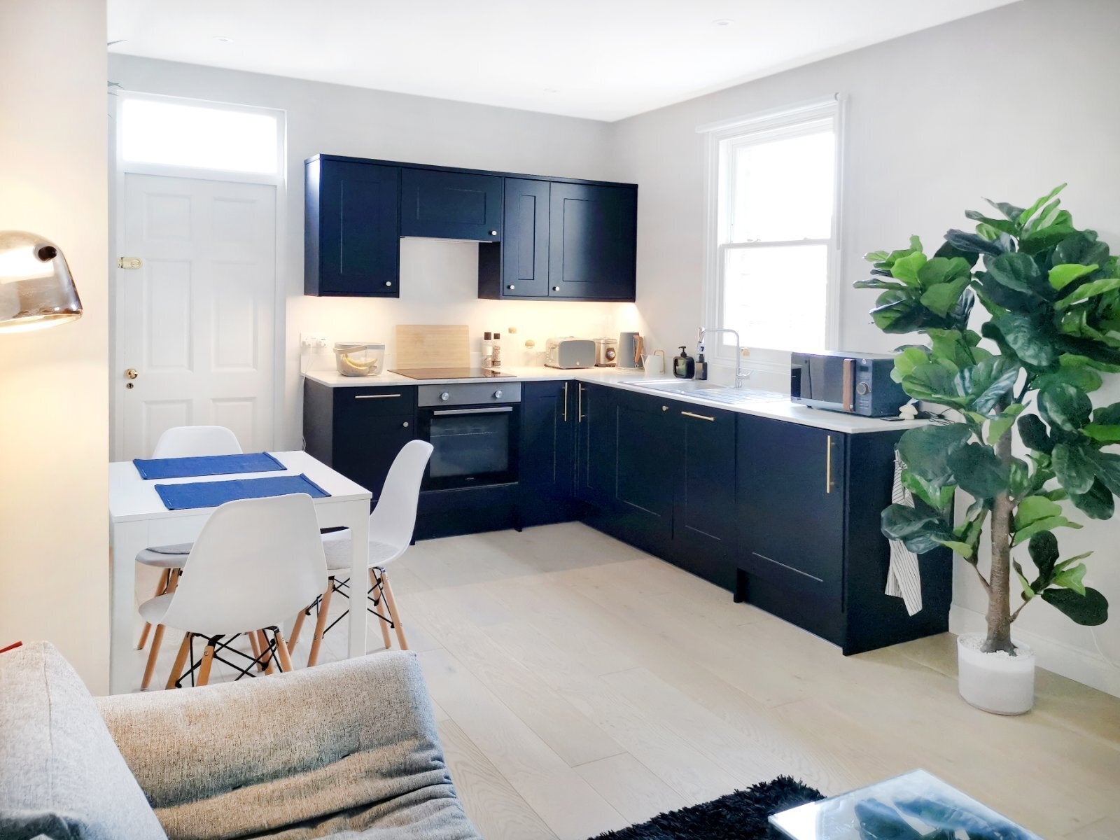 Flat Sheen Lane in Greater London