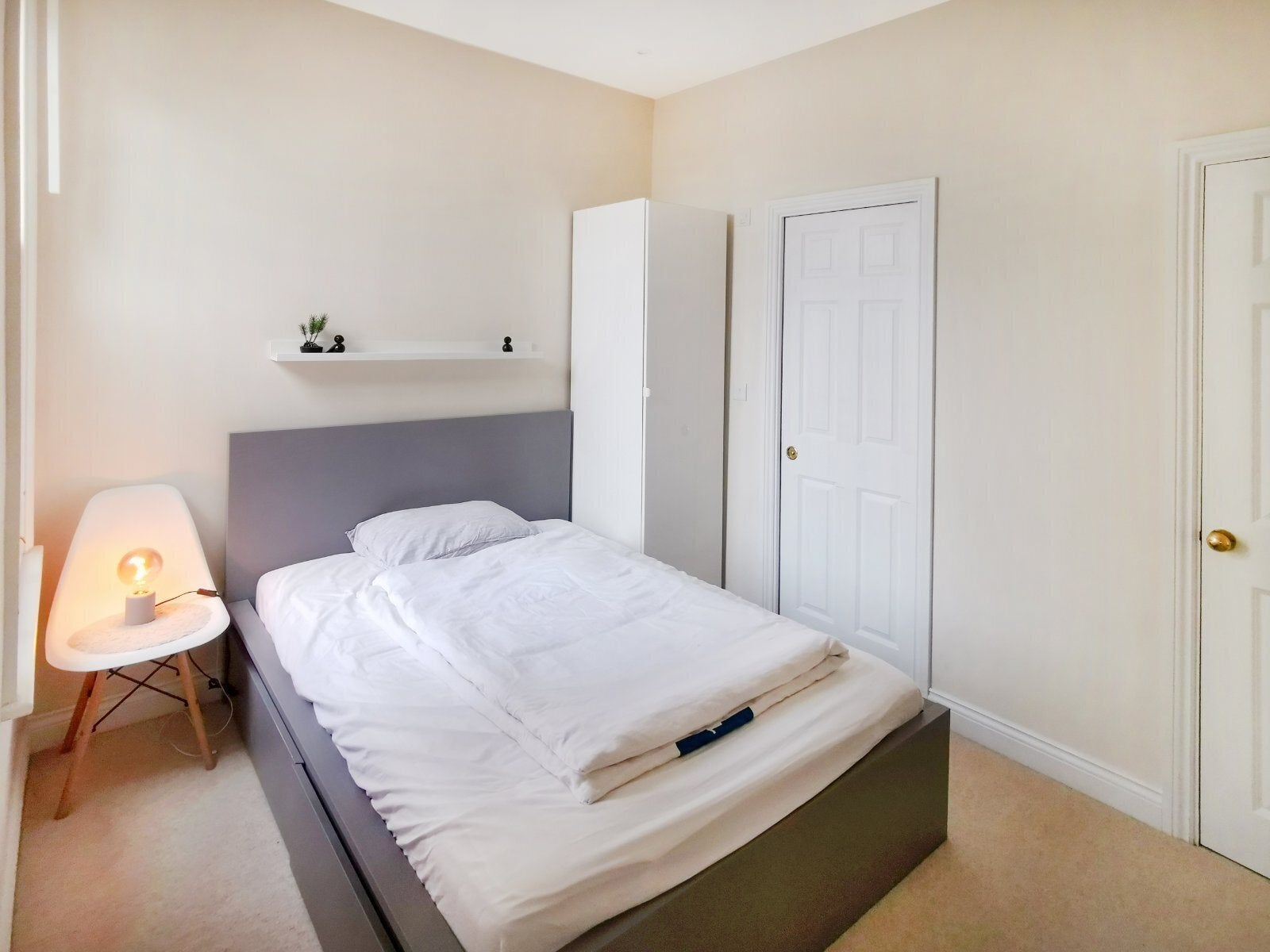 Flat Sheen Lane in Greater London