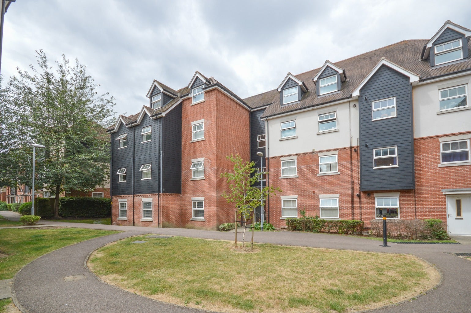 Flat Heron Court in East Hertfordshire
