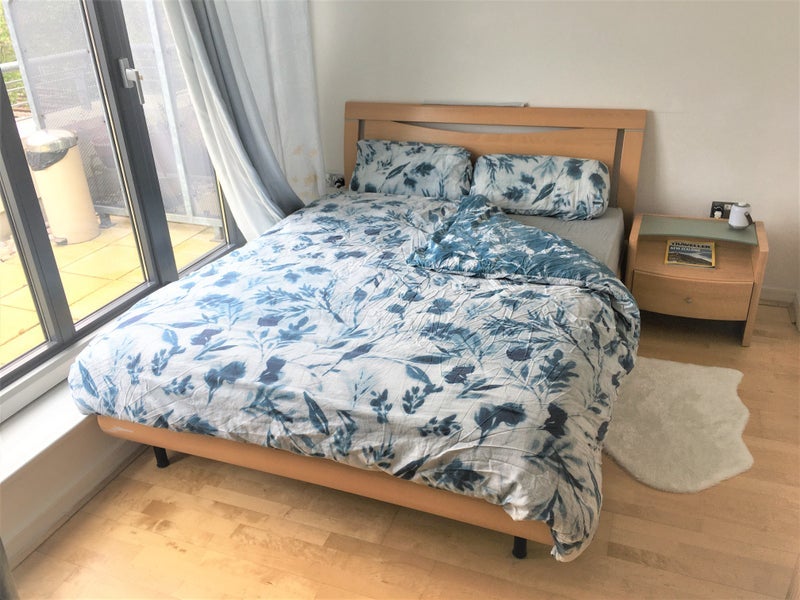 Flat Fairfield Road in Greater London