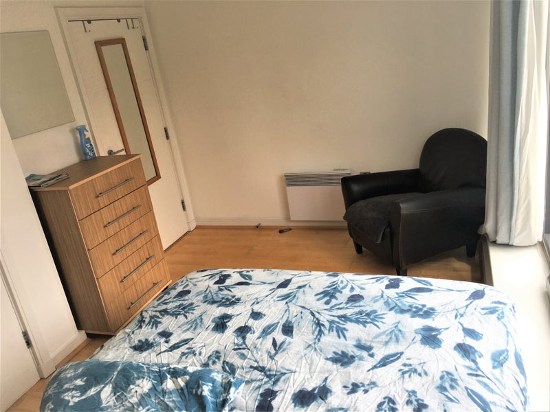 Flat Fairfield Road in Greater London