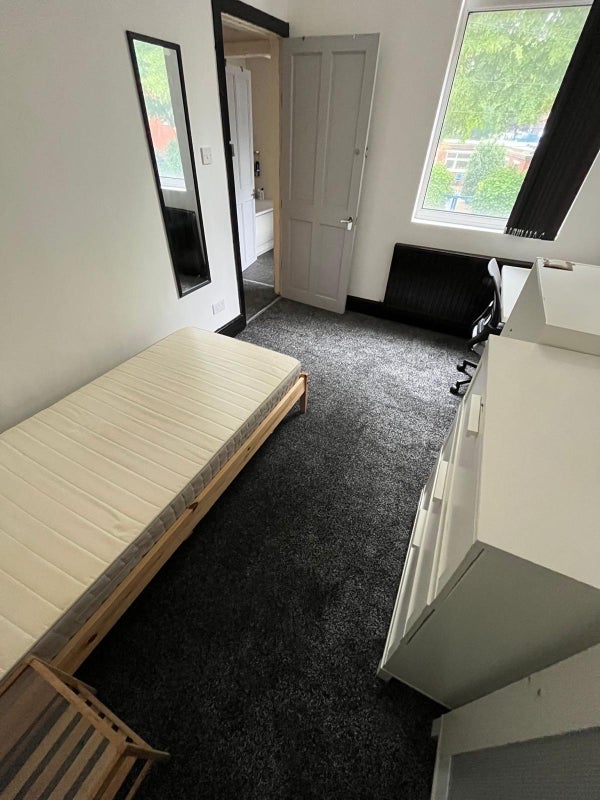 Room Foxbank Street in Manchester