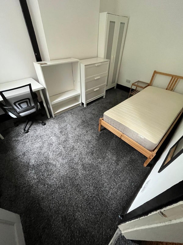 Room Foxbank Street in Manchester